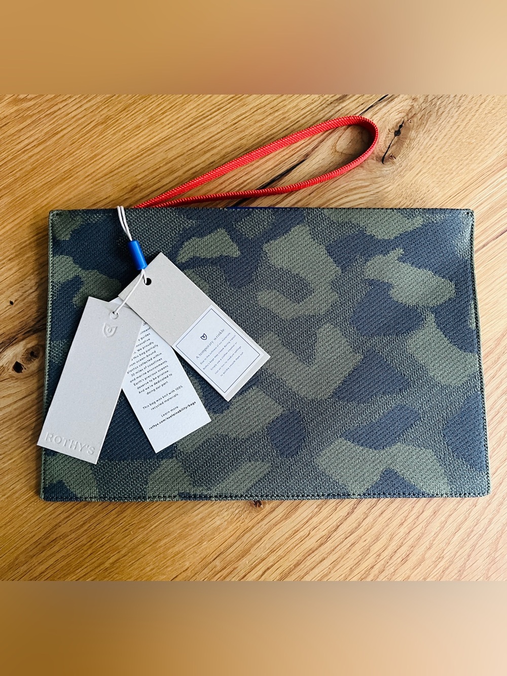 ROTHY’S ESSENTIAL POUCH WRISTLET, SAGE CAMO, NWT, *RETIRED* - Picture 11 of 11
